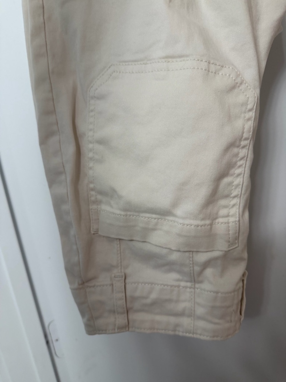 Worn Once! Bagatelle Women's White Cropped Jeans with Black Scalloped Embroidery - Picture 7 of 11